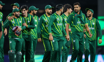 विश्वकप क्रिकेटः टस हारेको पाकिस्तान पहिला ब्याटिङ गर्दै 
